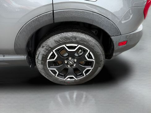 Certified 2025 Ford Bronco Sport Outer Banks w/ Outer Banks Tech Package+ AWD/4WD image 27
