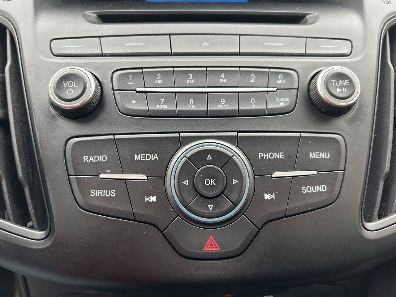 Used 2017 Ford Focus SE FWD image 23