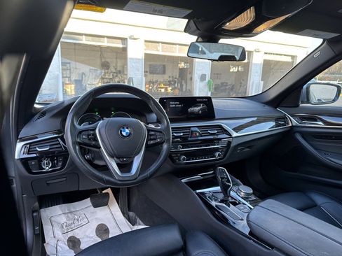 Used 2018 BMW 530i xDrive image 11