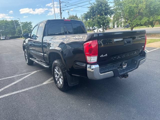 Used 2017 Toyota Tacoma SR5 w/ Tow Package AWD/4WD image 5