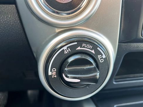 Used 2018 Nissan Titan PRO-4X image 11