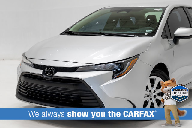Used 2026 Toyota Corolla LE FWD image 2