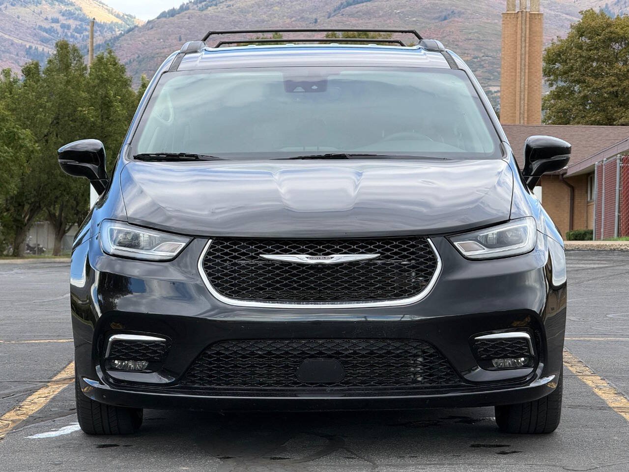Used 2022 Chrysler Pacifica Touring-L FWD image 8