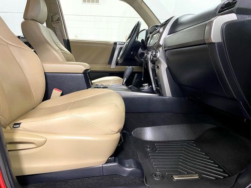 Used 2017 Toyota 4Runner SR5 image 23