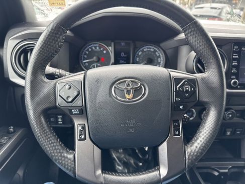 Used 2020 Toyota Tacoma TRD Sport image 18