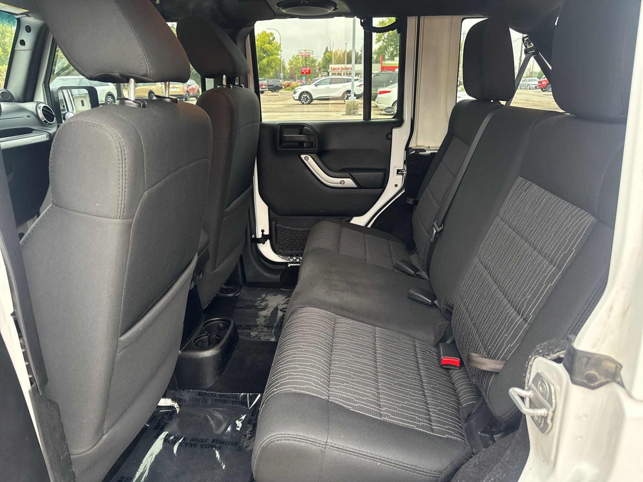Used 2012 Jeep Wrangler Unlimited Sahara w/ Connectivity Group AWD/4WD image 12