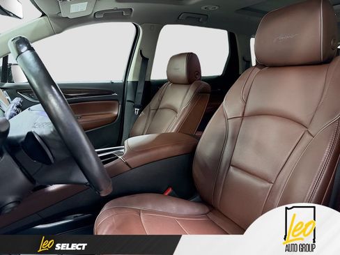 Used 2021 Buick Enclave Avenir w/ Avenir Technology Package AWD/4WD image 25