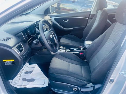 Used 2017 Hyundai Elantra GT image 13