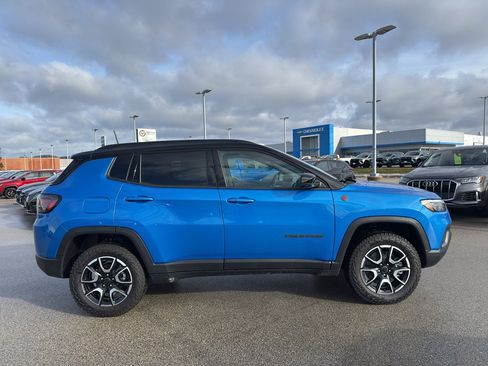 New 2025 Jeep Compass Trailhawk w/ Trailhawk Elite Group image 4