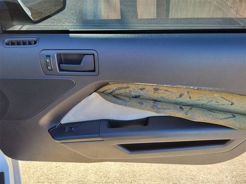 Used 2014 Ford Mustang GT image 12