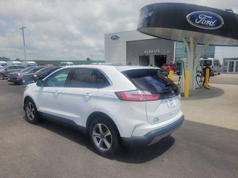 Used 2024 Ford Edge SEL w/ Convenience Package AWD/4WD image 3