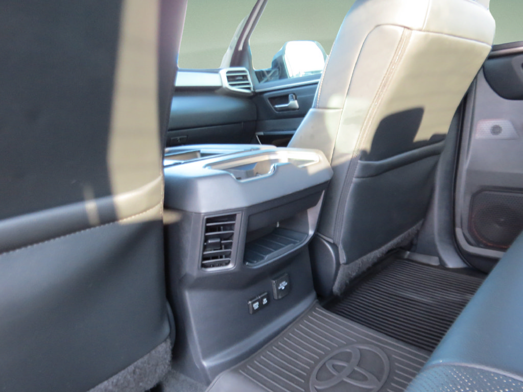 Used 2024 Toyota Tundra Limited AWD/4WD image 17