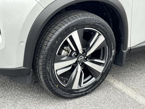 Used 2023 Nissan Rogue Platinum w/ Platinum Premium Package image 7