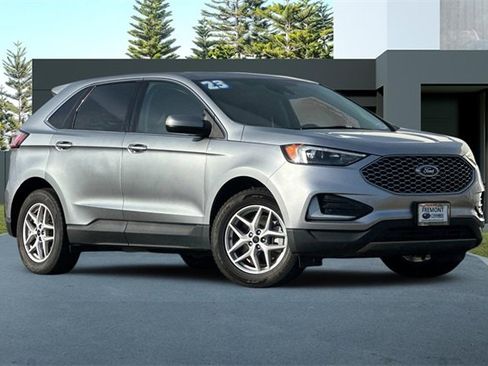 Used 2023 Ford Edge SEL image 2