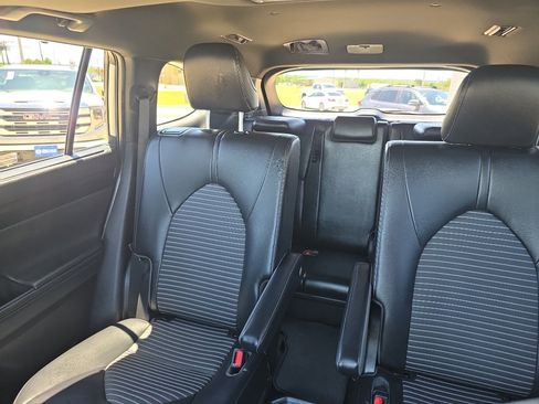 Used 2022 Toyota Highlander XSE FWD image 7