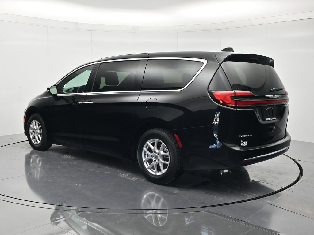 Used 2025 Chrysler Pacifica Select FWD image 7