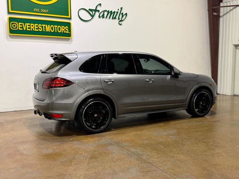 Used 2014 Porsche Cayenne GTS AWD/4WD image 9