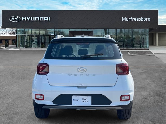 Used 2025 Hyundai Venue Limited FWD image 6