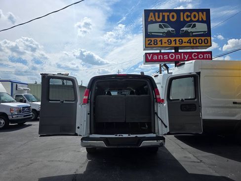 Used 2018 Chevrolet Express 3500 LT w/ LT Preferred Equipment Group RWD image 20