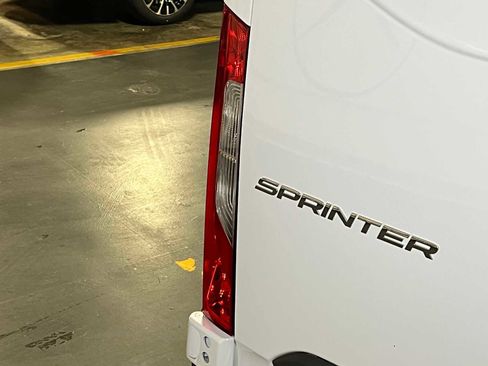 Used 2025 Mercedes-Benz Sprinter 2500 image 15