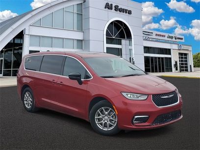 New 2026 Chrysler Pacifica Select