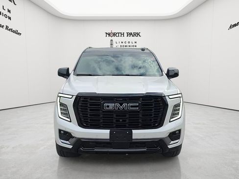 Used 2025 GMC Yukon XL Denali Ultimate w/ LPO, Floor Liner Package AWD/4WD image 8