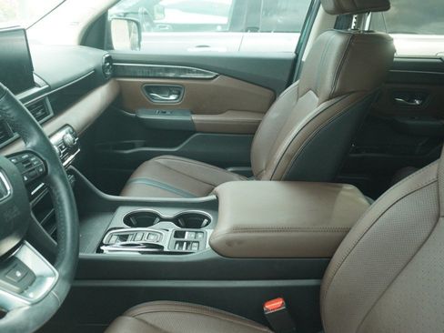 Used 2024 Honda Pilot Elite image 8