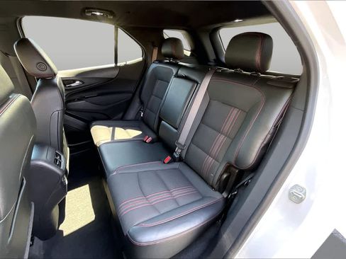 Used 2023 Chevrolet Equinox RS FWD image 25