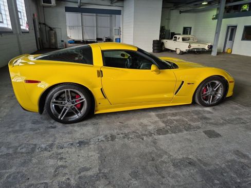 Used 2009 Chevrolet Corvette Z06 w/ Preferred Equipment Group image 8