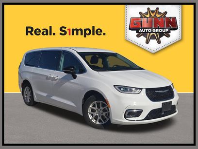 Used 2024 Chrysler Pacifica Touring-L