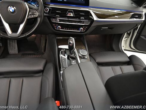 Used 2020 BMW 530e image 17