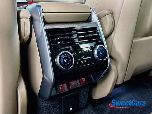 Used 2025 Land Rover Range Rover SE AWD/4WD image 37