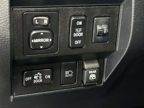 Certified 2019 Toyota Tundra SR5 w/ SR5 Upgrade Package AWD/4WD image 19
