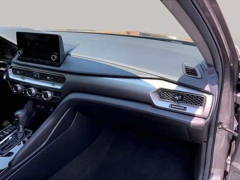 Used 2025 Acura Integra FWD image 18