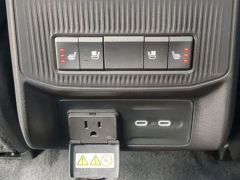 Used 2024 Jeep Wagoneer Launch Edition AWD/4WD image 17