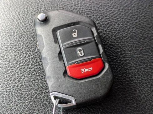 Certified 2021 Jeep Wrangler Unlimited Rubicon w/ Steel Bumper Group image 31