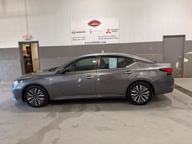 Used 2024 Nissan Altima 2.5 SV FWD image 6