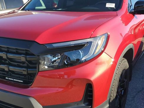 Used 2025 Honda Ridgeline Black Edition image 4