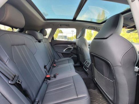 Used 2025 Audi Q5 Premium Plus w/ Premium Plus AWD/4WD image 27