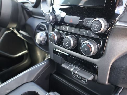Used 2024 RAM 1500 Laramie AWD/4WD image 19