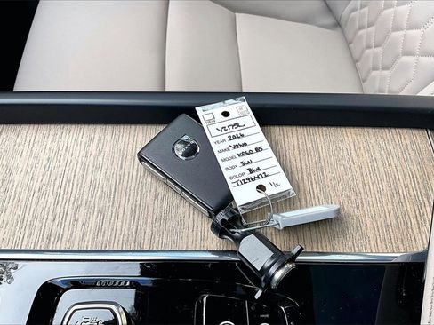 Certified 2026 Volvo XC60 B5 Plus w/ Protection Package Premier image 35