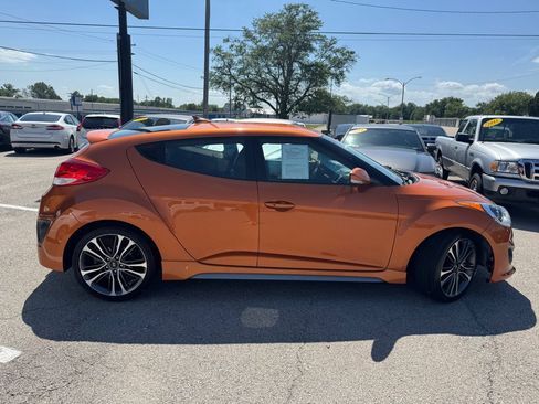 Used 2016 Hyundai Veloster Turbo FWD image 8