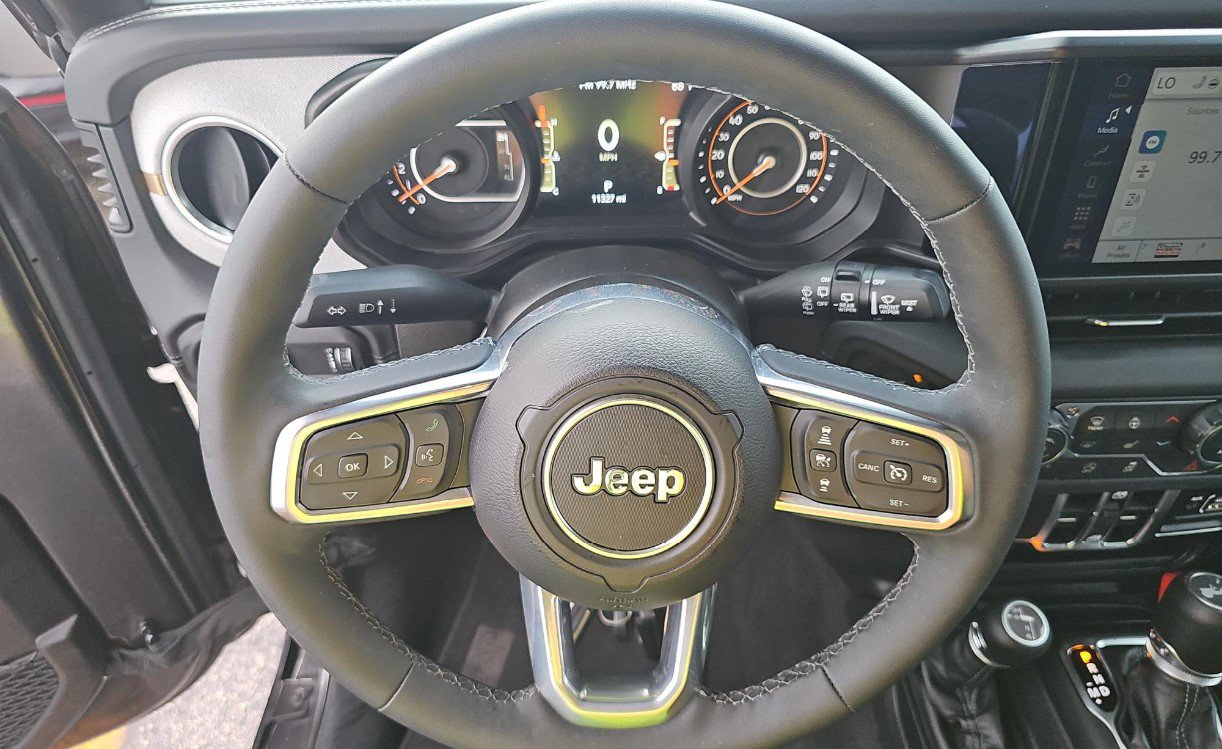 Used 2026 Jeep Wrangler Unlimited Sahara AWD/4WD image 8