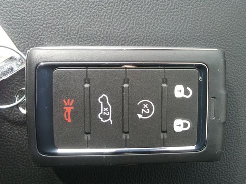 New 2026 Jeep Grand Cherokee Limited AWD/4WD image 17