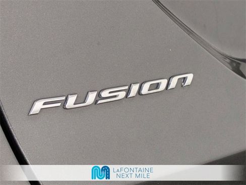 Used 2017 Ford Fusion SE w/ Equipment Group 601A image 10