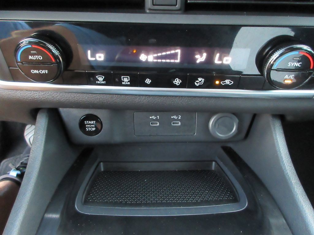 Used 2025 Nissan Rogue SV FWD image 28