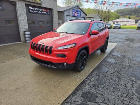 Used 2017 Jeep Cherokee High Altitude AWD/4WD image 4