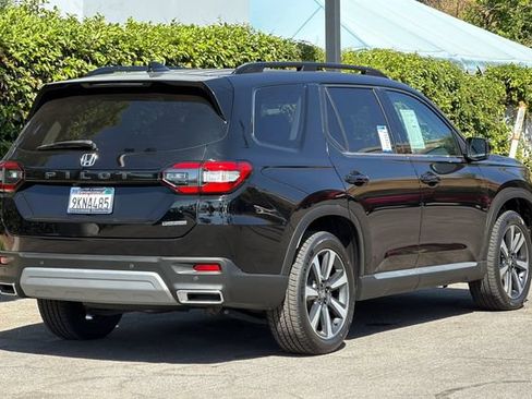 Certified 2024 Honda Pilot Touring image 4