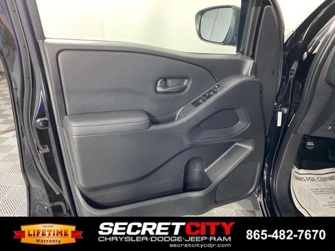 Used 2022 Nissan Frontier S w/ Technology Package AWD/4WD image 12