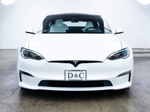 Used 2024 Tesla Model S image 2